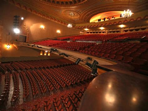 Muskegon’s Frauenthal Theater thrives at 85