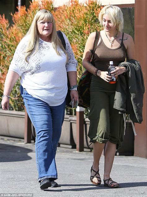 Paris Jackson and mother Debbie Rowe look content in snap | Daily Mail Online