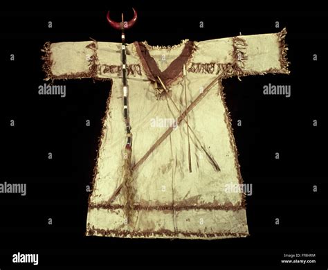 NATIVE AMERICAN GHOST DANCE /nartifacts Stock Photo - Alamy