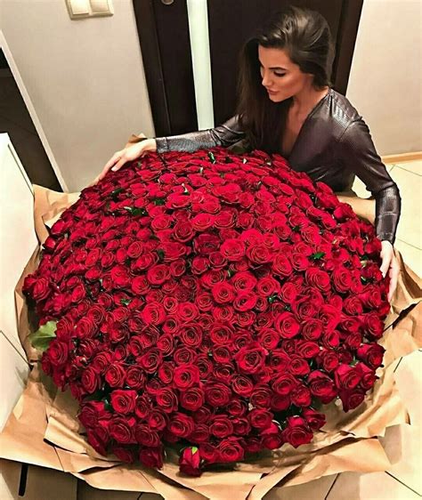 Huge Bouquet Of Red Roses
