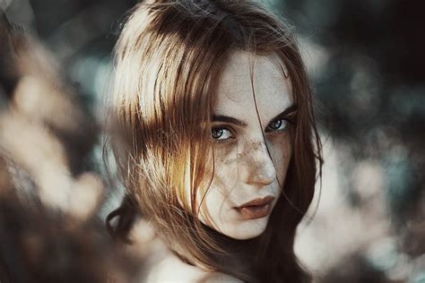 Photographer Uses Natural Light & Subdued Tones to Create Gorgeous, Atmospheric Portraits