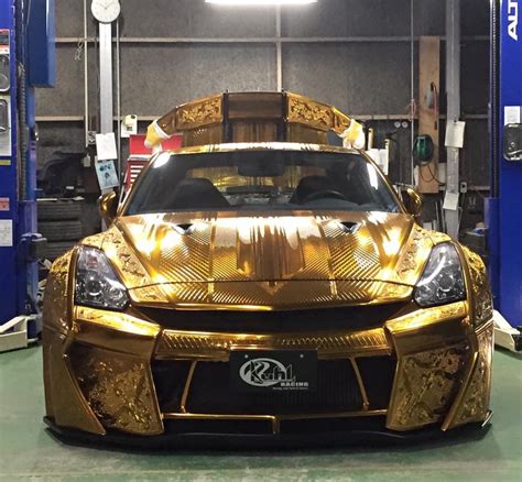 $1 mln gold-plated car on show in Dubai - Al Arabiya English