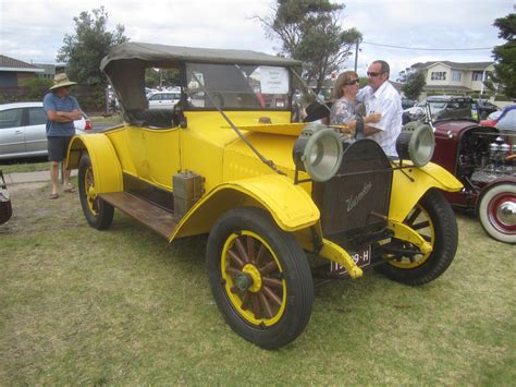 1913 Hupmobile Model 32 - Information and photos - MOMENTcar