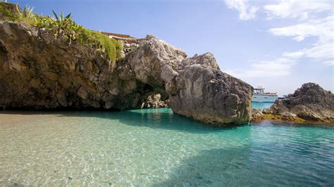 Capri Island Vacations 2017: Package & Save up to $603 | Expedia