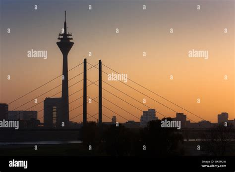 dusseldorf skyline i Stock Photo - Alamy