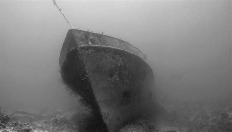 30 Famous Shipwrecks in the World