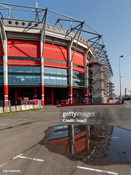 Football Stadium Exterior Parking Lot Photos and Premium High Res Pictures - Getty Images