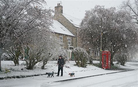 UK weather forecast: Snow hits Britain - with even more set to fall later this week | London ...