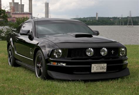 Black 2005 Ford Mustang Coupe