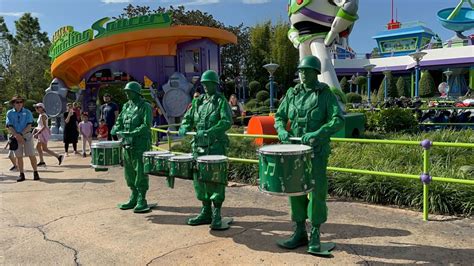 PHOTOS, VIDEO: Green Army Men Return to Toy Story Land at Disney's Hollywood Studios - WDW News ...