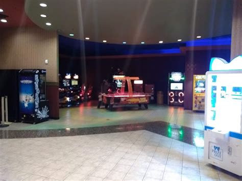 Movie Theater «Cinemark 16», reviews and photos, 15171 Crossroads Pkwy, Gulfport, MS 39503, USA