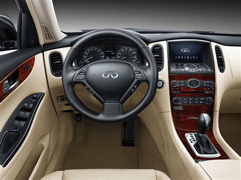 2015 Infiniti QX50 – interior | TheDetroitBureau.com