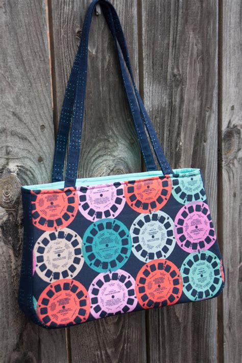 Baker Street Bag Pattern | AllFreeSewing.com