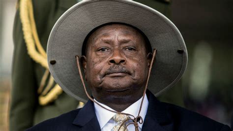 El presidente de Uganda quiere prohibir el sexo oral: "La boca es para comer" | Marca.com