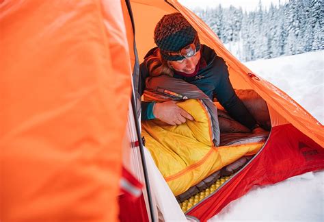 9 Tips for Staying Warm Winter Camping | The Summit Register