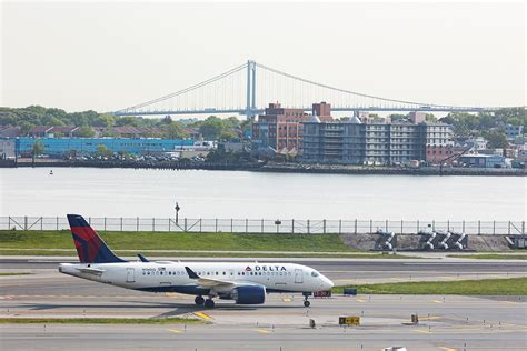 Delta Air Lines flight attendant overserved man who groped mom, girl on ...