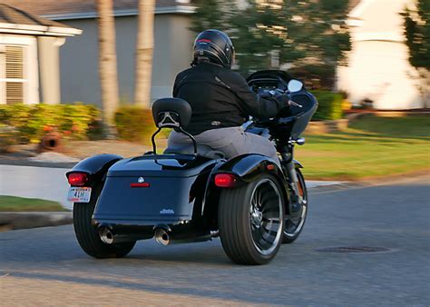 Review: Harley-Davidson Road Glide 3 - Women Riders Now