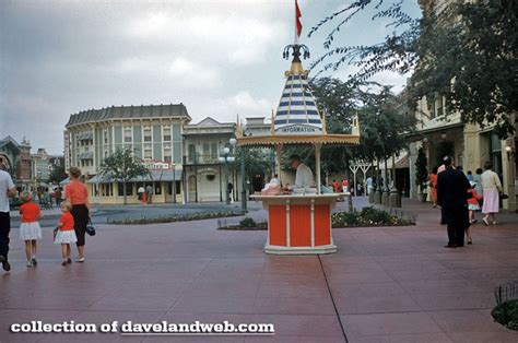 Daveland Disneyland Town Square Photos | Disneyland, Square photos ...