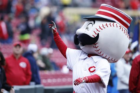 Cincinnati Reds: Mr. Redlegs badly needs a name change