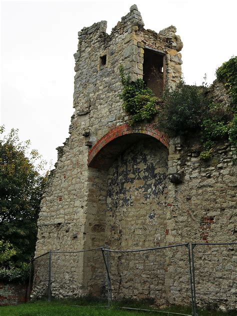 Photographs of Wallingford Castle, Oxfordshire, England: Tower