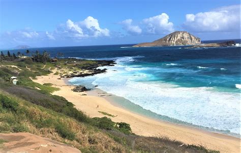 Hiking Makapuu Lighthouse - Best Oahu Hikes