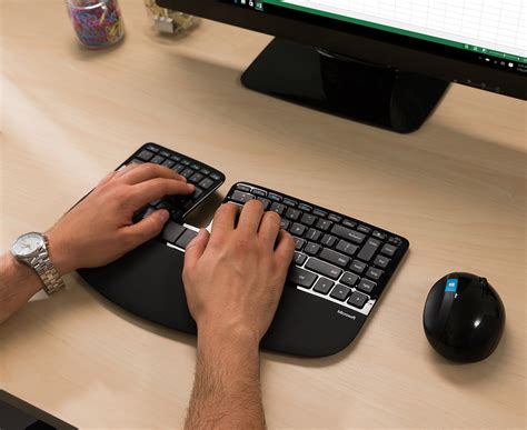 Microsoft Wireless Sculpt Ergonomic Desktop Keyboard & Mouse - Black ...