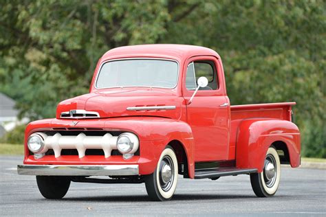 1951 Ford F1 | 427 Garage