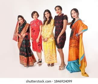 51,843 Malaysia Traditional Clothes Images, Stock Photos & Vectors | Shutterstock