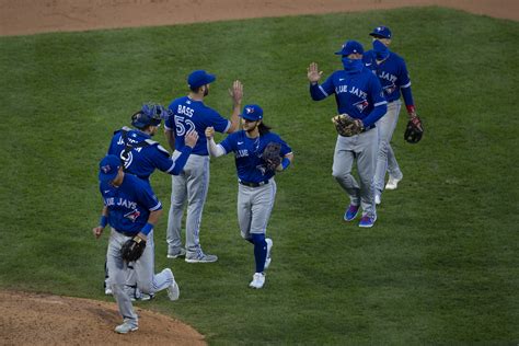 Toronto Blue Jays: Looking at the top 5 jerseys of all time