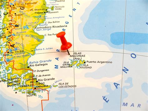 Un "enorme tsunami" colpirà le isole Falkland: "sulle coste meridionali arriveranno onde alte 40 ...