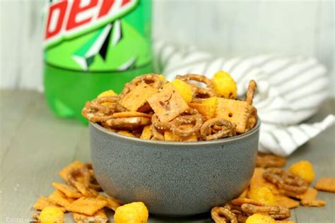 Easy Spicy Cheez-It Snack Mix Recipe - Eating on a Dime