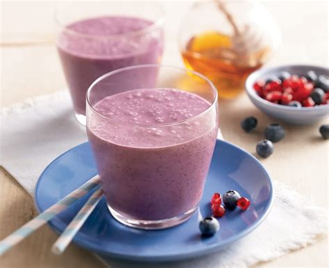 Blueberry Pomegranate Smoothies - Daisy Brand