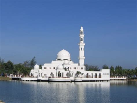 10 MOSQUE ARCHITECTURE IN MALAYSIA