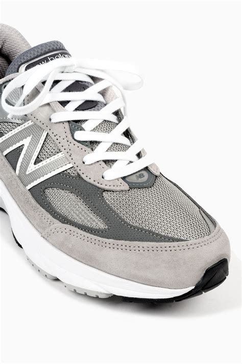 NEW BALANCE 990 V6 GREY – BLENDS