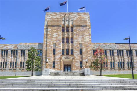 What Is It Like Studying at UQ? Degrees, Scholarships & Pathways