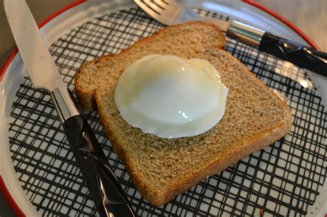 How to Microwave Poached Eggs | Microwave eggs, Recipes using egg ...