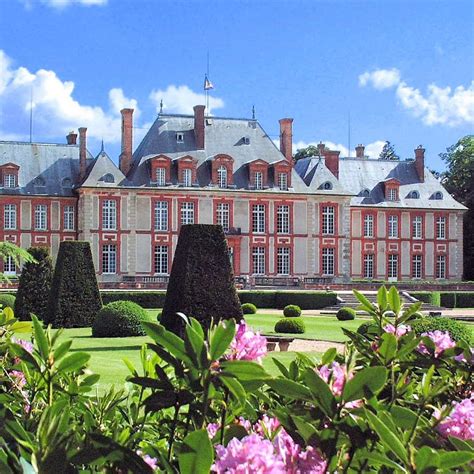 Short stories and famous Châteaux in Paris Region | Themed guides | VisitParisRegion