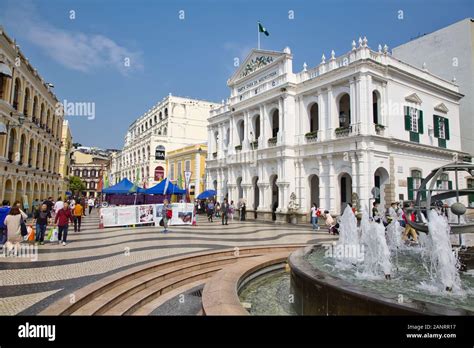 Senado Square and fountain, Macau Stock Photo - Alamy