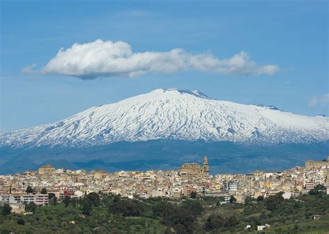 Mount Etna summit visit with wine-tasting lunch | Audley Travel