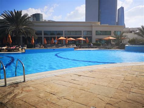 "Pool" Radisson Blu Hotel & Resort Abu Dhabi Corniche (Abu Dhabi ...