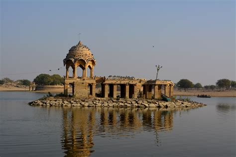 Gadisar Lake - dreamtrails