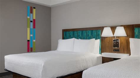 Hampton Inn & Suites by Hilton Toronto Downtown