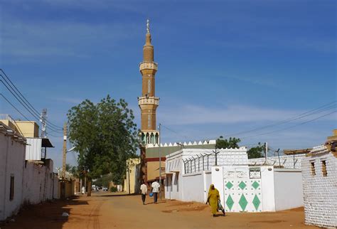 Omdurman / أم درمان‎ (Sudan) - Mosque | Side street with a m… | Flickr