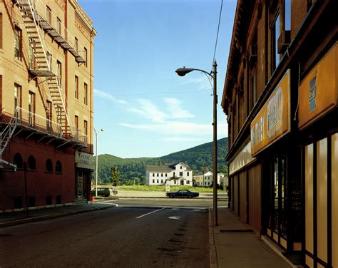 Stephen Shore: “Uncommon Places” (2004) – AMERICAN SUBURB X