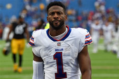 Buffalo Bills WR Emmanuel Sanders not rushing decision on future