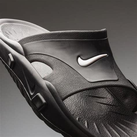 Nike Slides Black | www.unisportstore.com