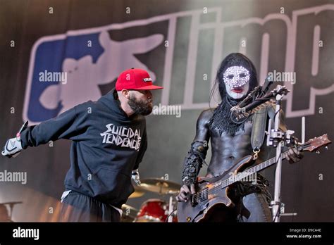 The guitarist of the US-band Limp Bizkit, Wes Borland (R), and singer Fred Durst perform on ...