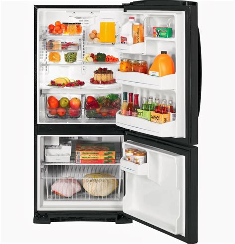 General Electric Refrigerator: General Electric Bottom Freezer Refrigerator