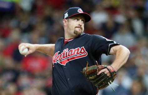 Cleveland Indians' Bryan Shaw in pipeline as relievers start to sign; Is Jason Kipnis being ...