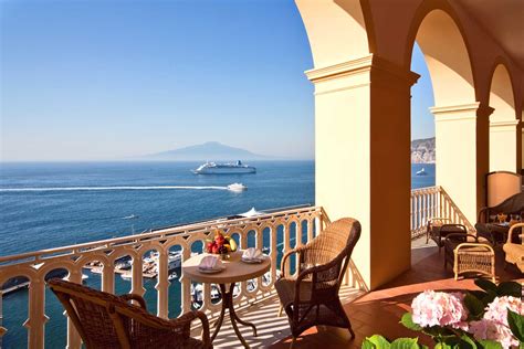 10 Best Cheap Hotels in Naples Italy - the italian vibes